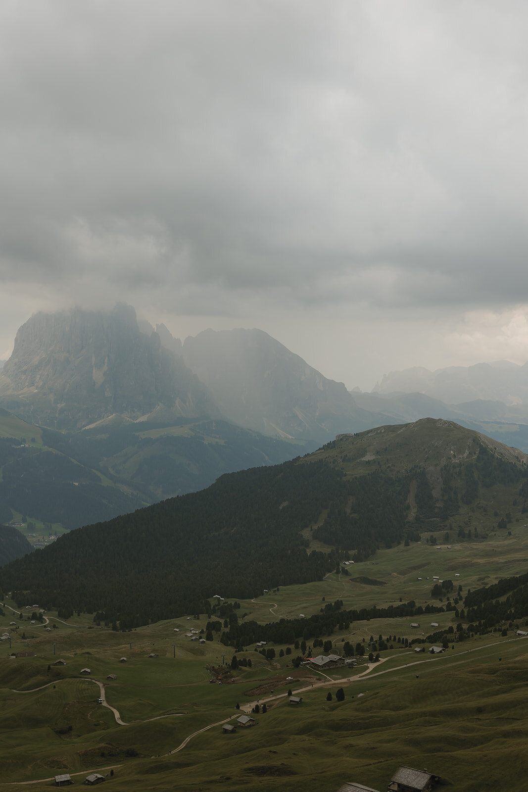 destination-wedding-elopement-photographer-italy-dolomites-seceda-documentary-tanya-davids-photo-film-156