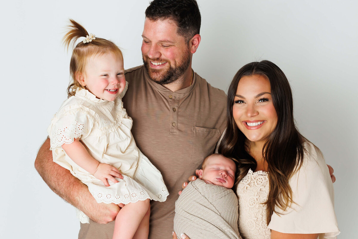 harrisburg-newborn-family-photos-Newborn-4-2
