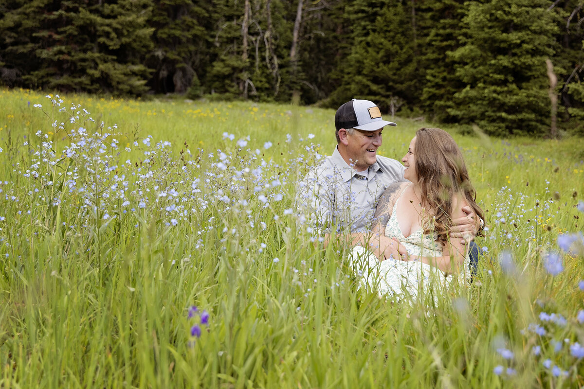 Shanna-Mae-Photography-Montana-Photographer-Engagement-Couples-Mountains-Wildflowers-Ennis-Bozeman-004