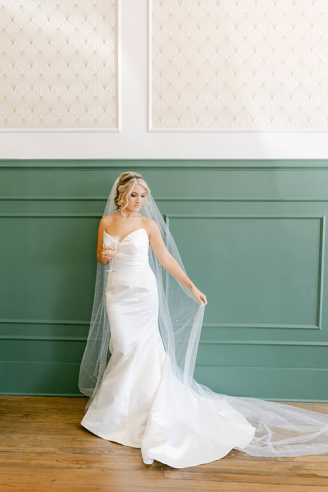 Banksy_WeddingDress