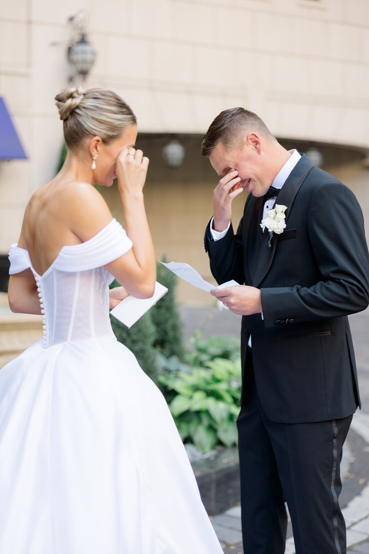 Lexi Benjamin Photography_Waldorf Astoria Chicago Wedding_09.21.24-41
