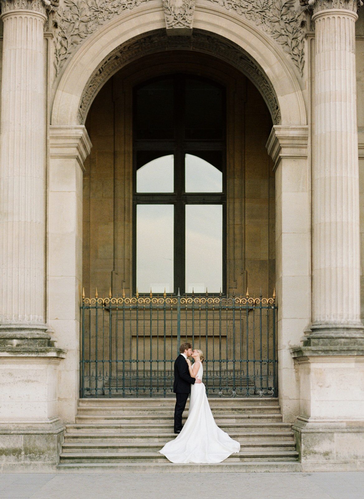 Herndon_Banks_Wedding_Paris_France_TaraHodgesPhotography070