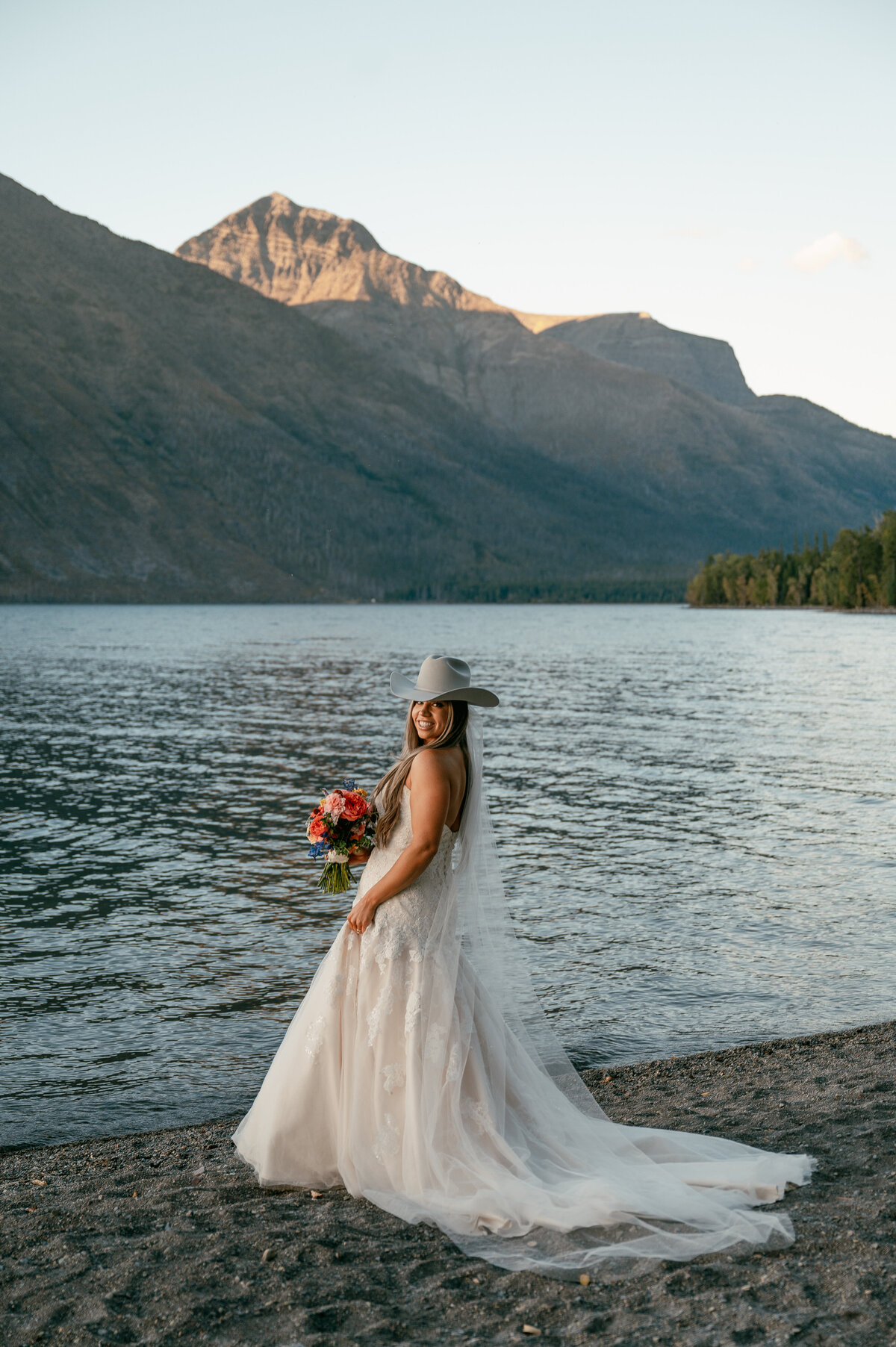 presley-gray-photo-boho-glacier-park-elopement-8985