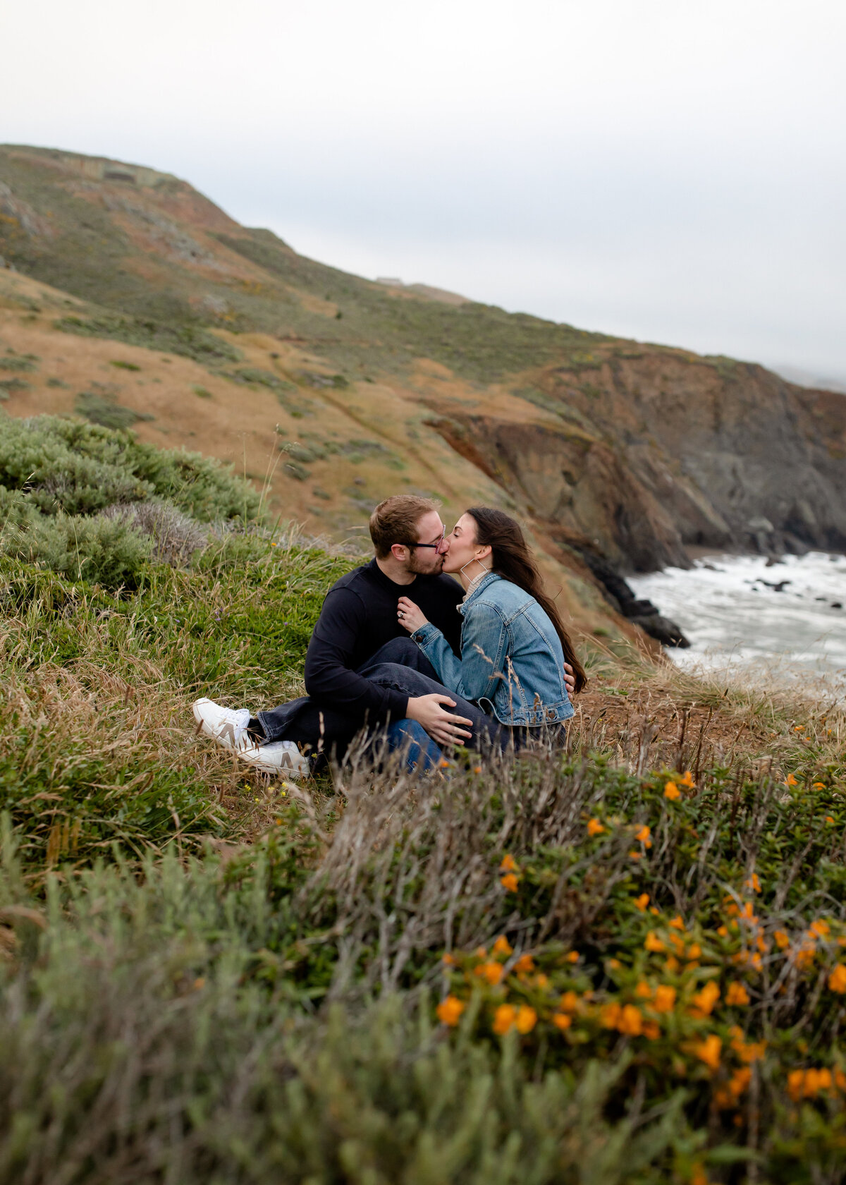 05312023_Makenzie+Gavin_RodeoBeachCA_AnjaJensenPhotography-146