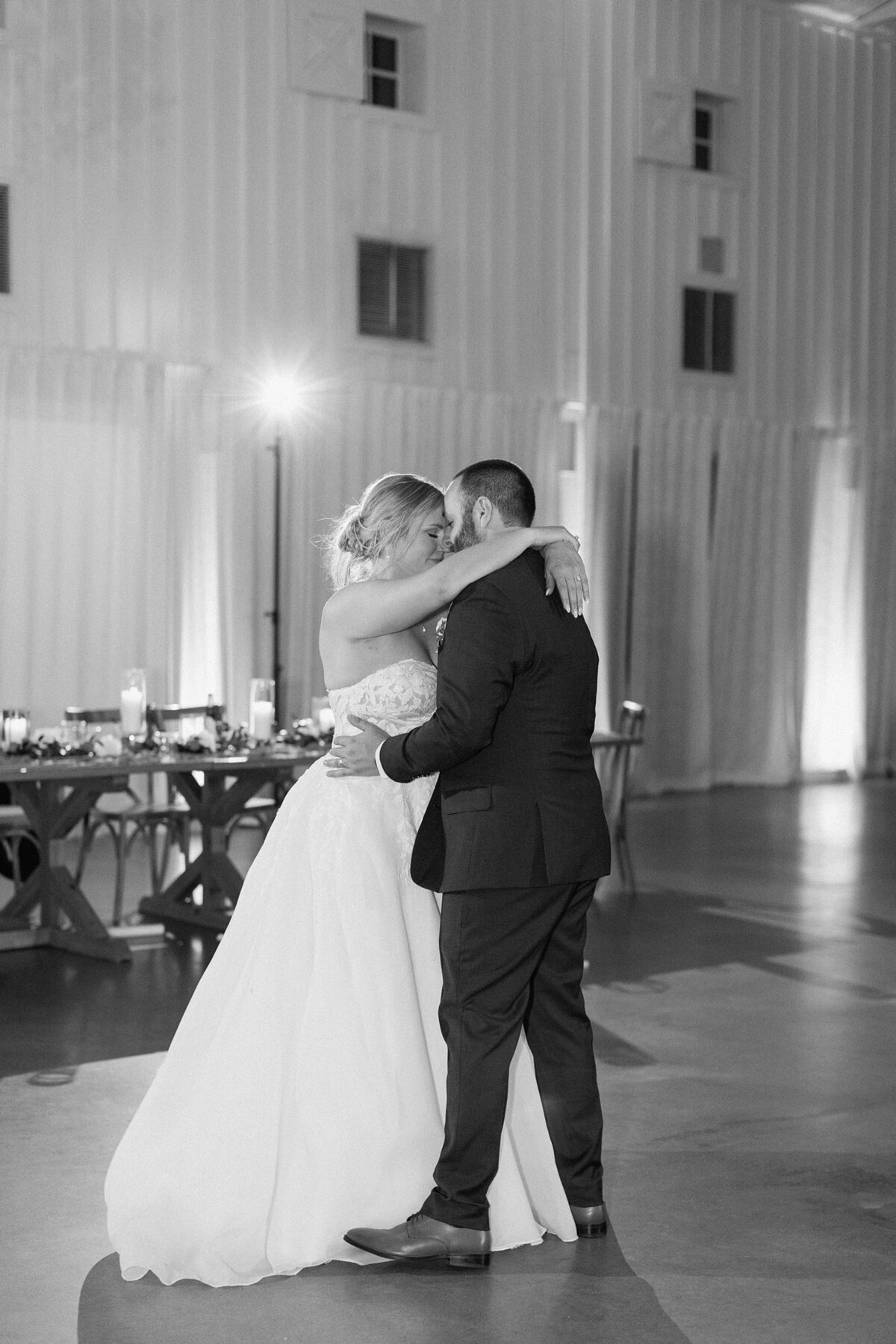 DanielleandAaronTheFarmhouseKristinNicholePhotography99