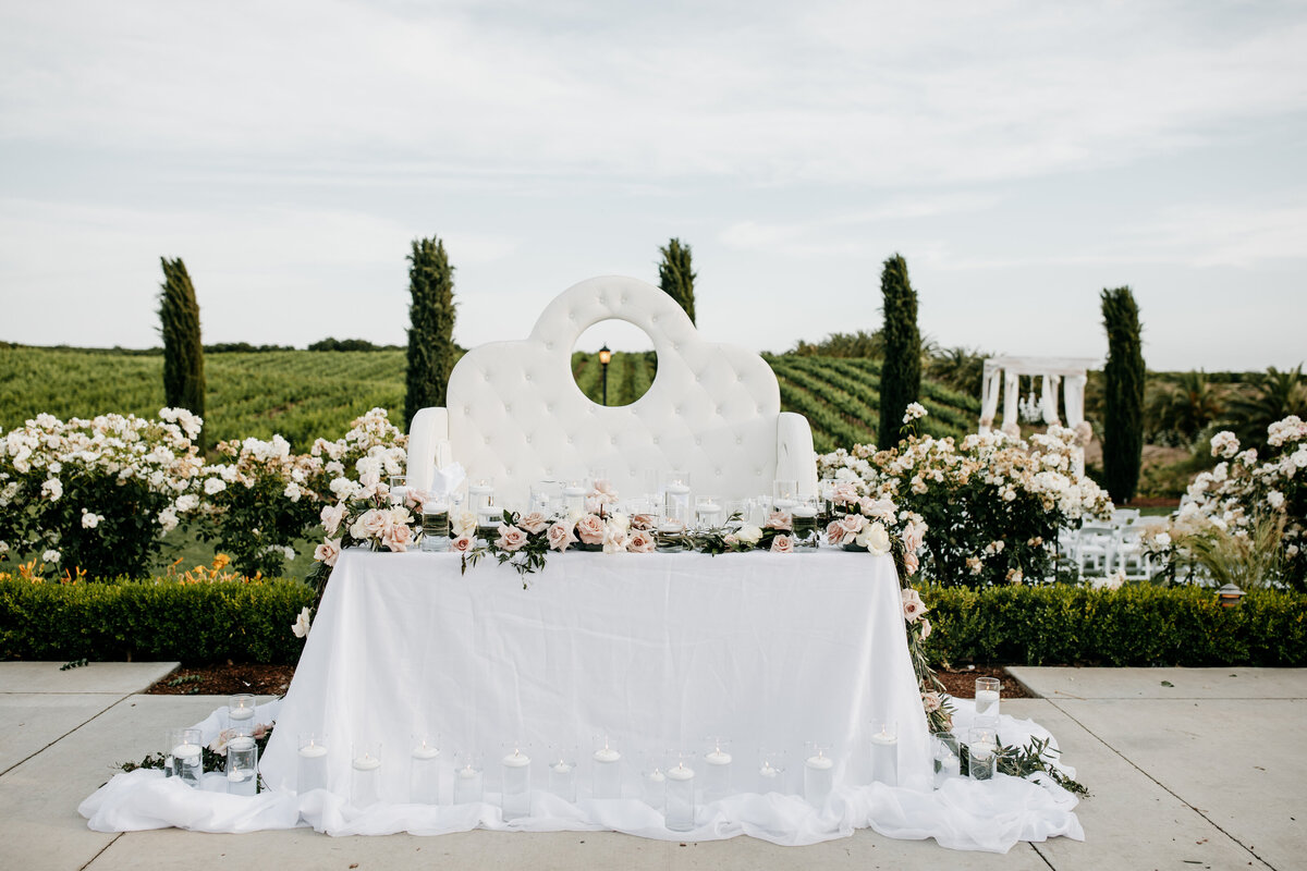 Toca-Madera-Winery-wedding-bride-groom-head-table