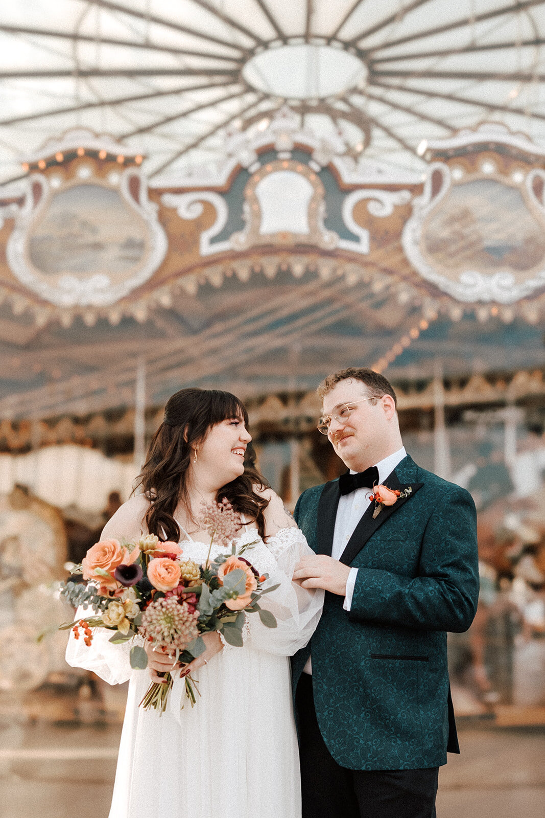 new-england-wedding-photographerluna-munn-photography-fall-halloween-wedding-brooklyn-devon-josh0222