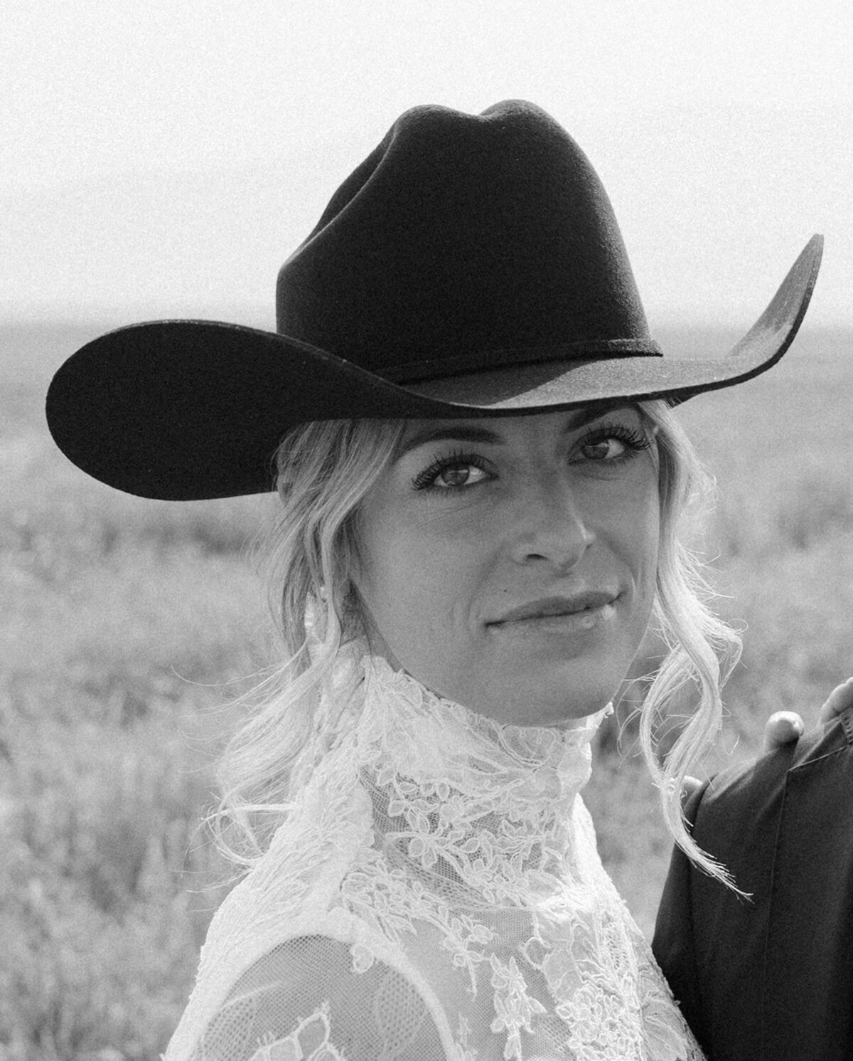 presley-gray-photo-Deerlodge-rustic-western-Montana-wedding-4332-3