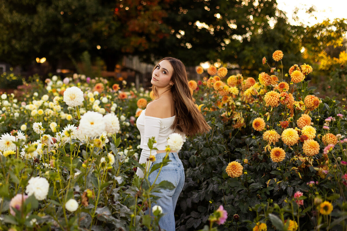 flowerfarmenumclawseniorgirl