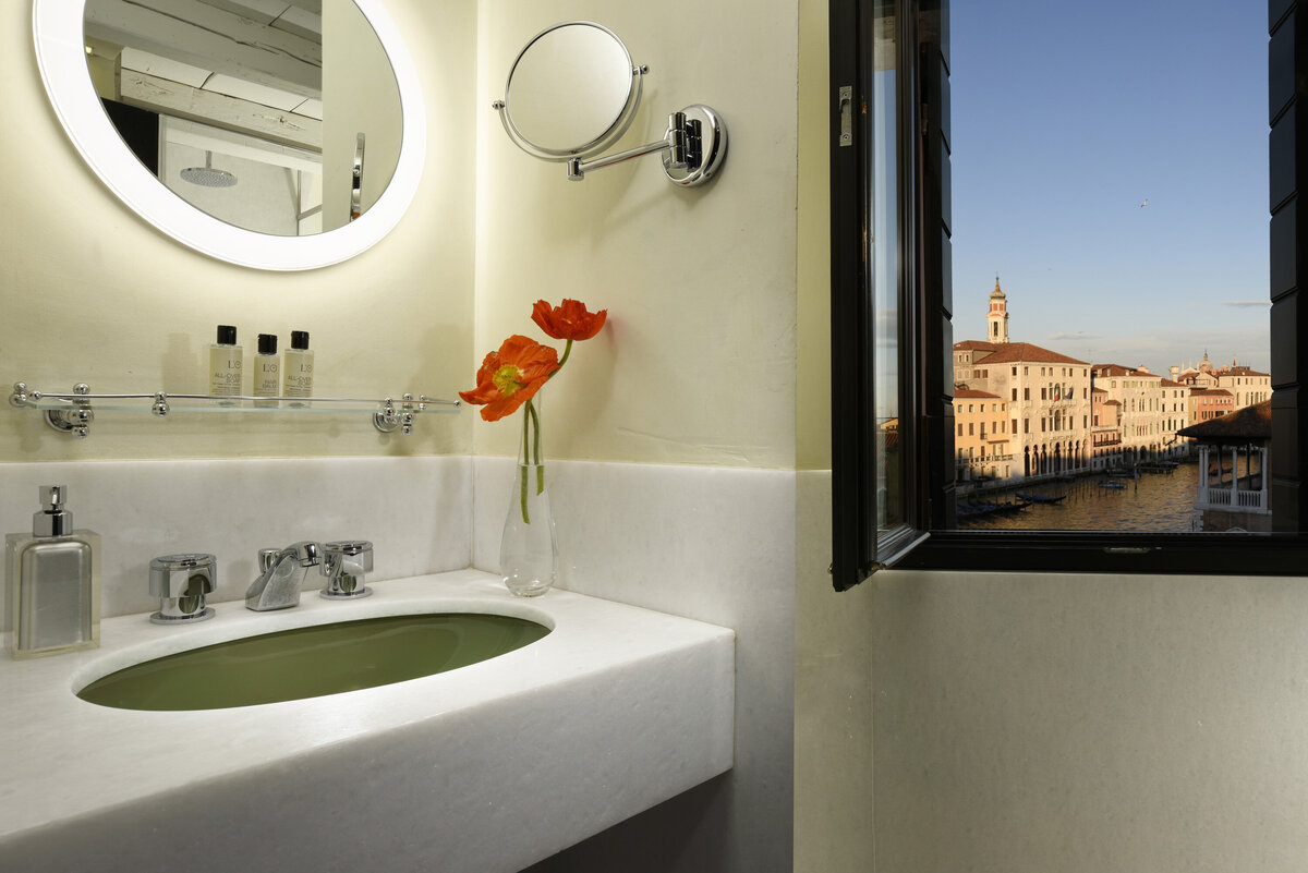 Waterstone - Hotel L'Orologio - Venice - Italy - Luxury Boutique Hotel - #402 - Deluxe with view 'L'Orologio Luxury Experience' (2)