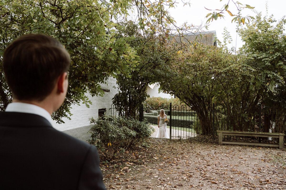 Romantische herfstbruiloft bij Slot Doddendael - First look 