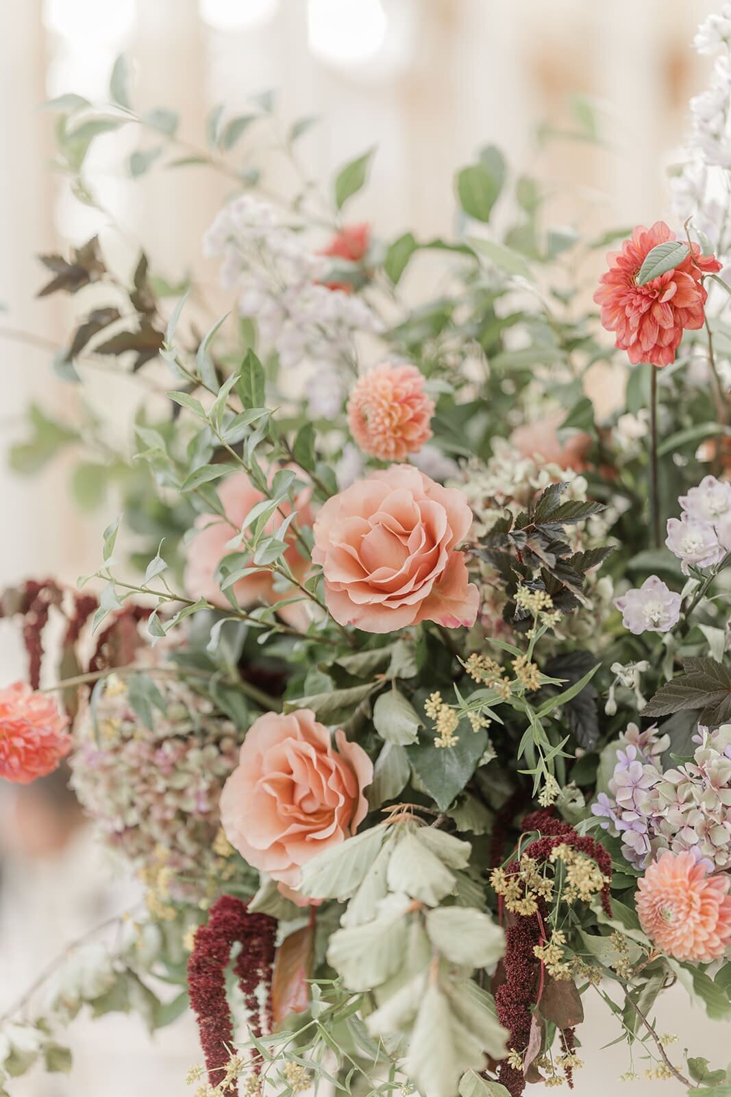colourful-autumn-wedding-flowers-min
