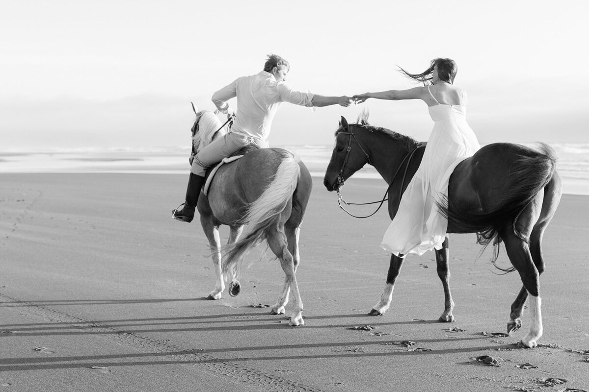 western horse engagement sessionYBWjL575712432x