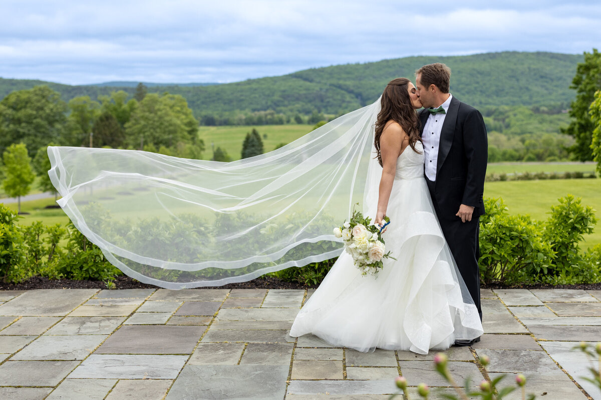 Lion-rock-farm-sharon-ct-classic-tented-wedding