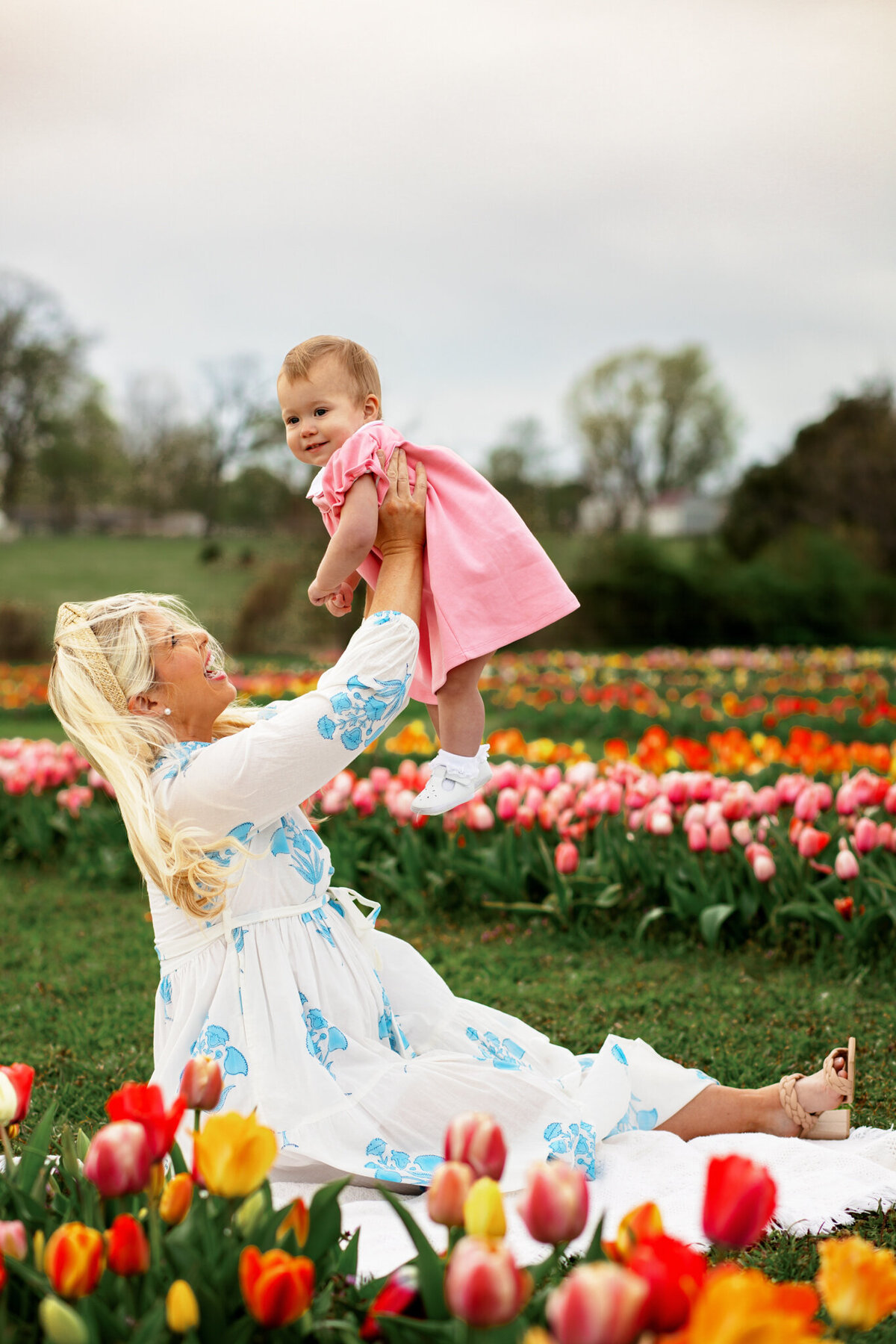 NW Arkansas motherhood photographer, motherhood photography near me
