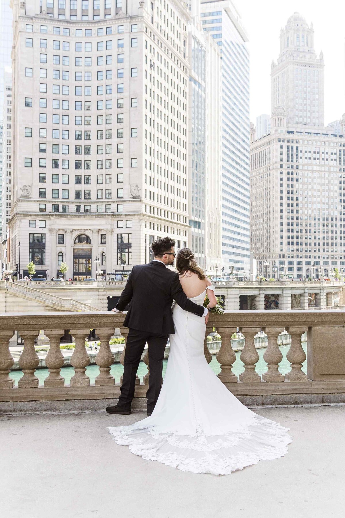 17-Chicago-riverwalk-bride-groom