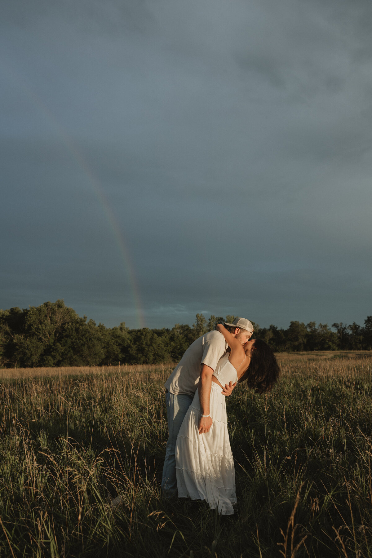 Wildflowercouplessessionwithtruck_emilyarwinephoto-159