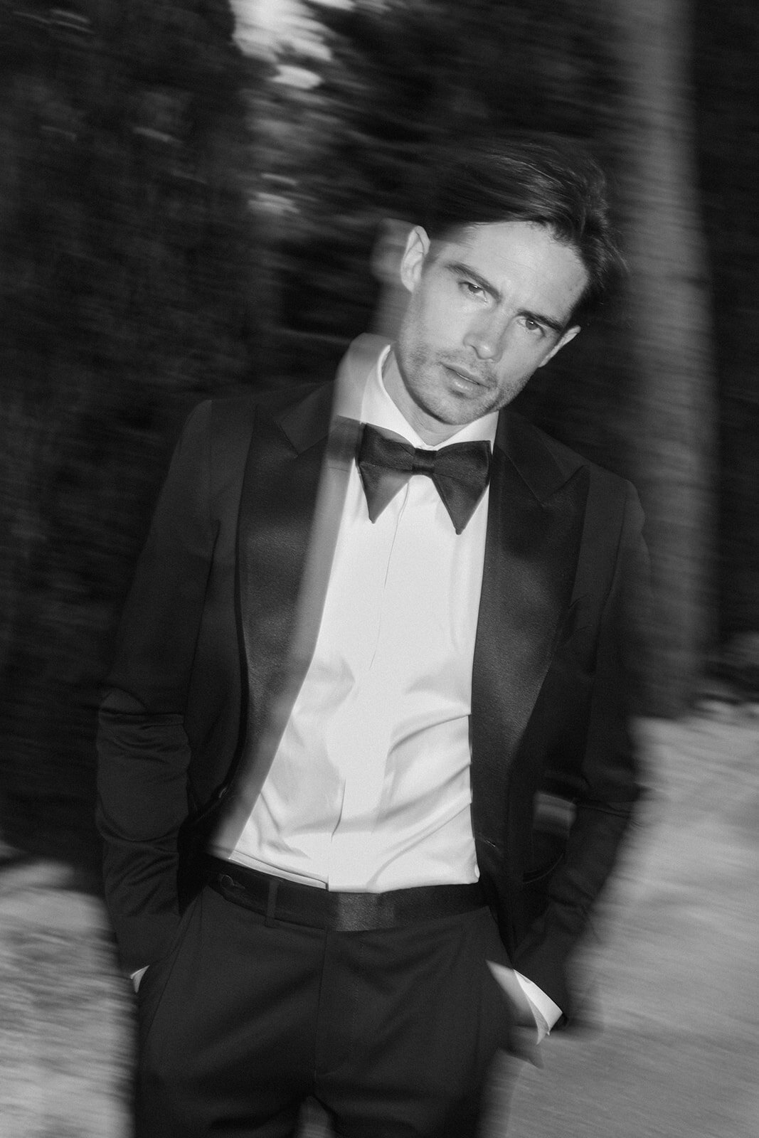 Junophoto-Chateau-de-la-tour-vaucros-wedding-groom-portraits-018
