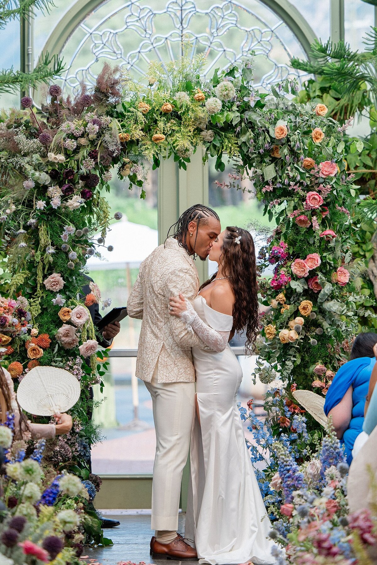 bright-la-caille-utah-wedding-photo_0231