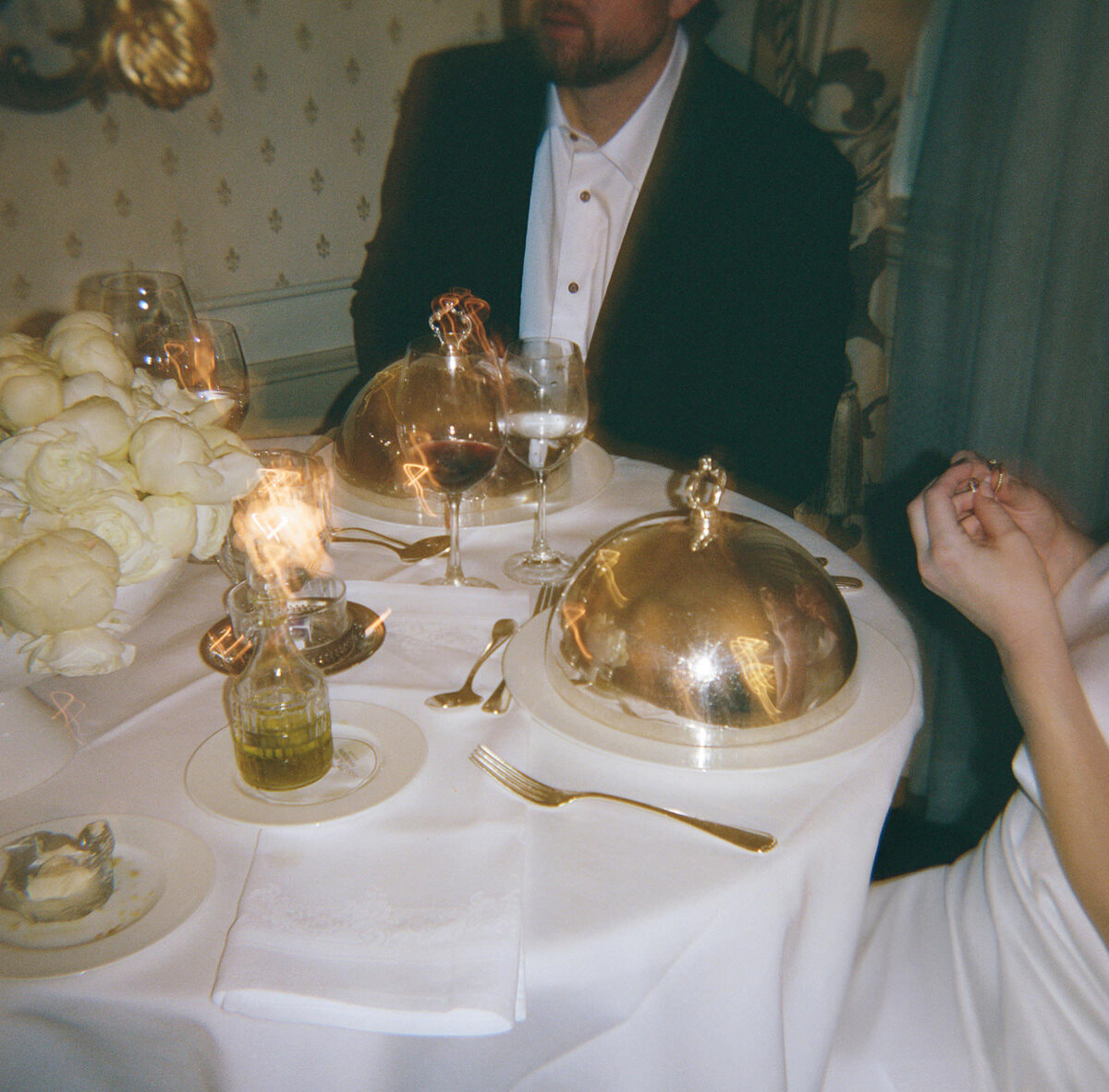 Powers_Wilson_Switzerland_Wedding_Dinner_TaraHodgesPhotography080