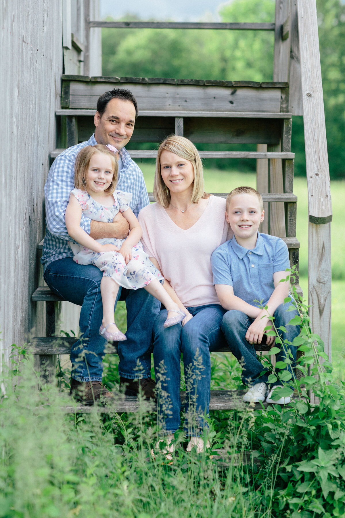 family photo sessio by new hampshire family photographer