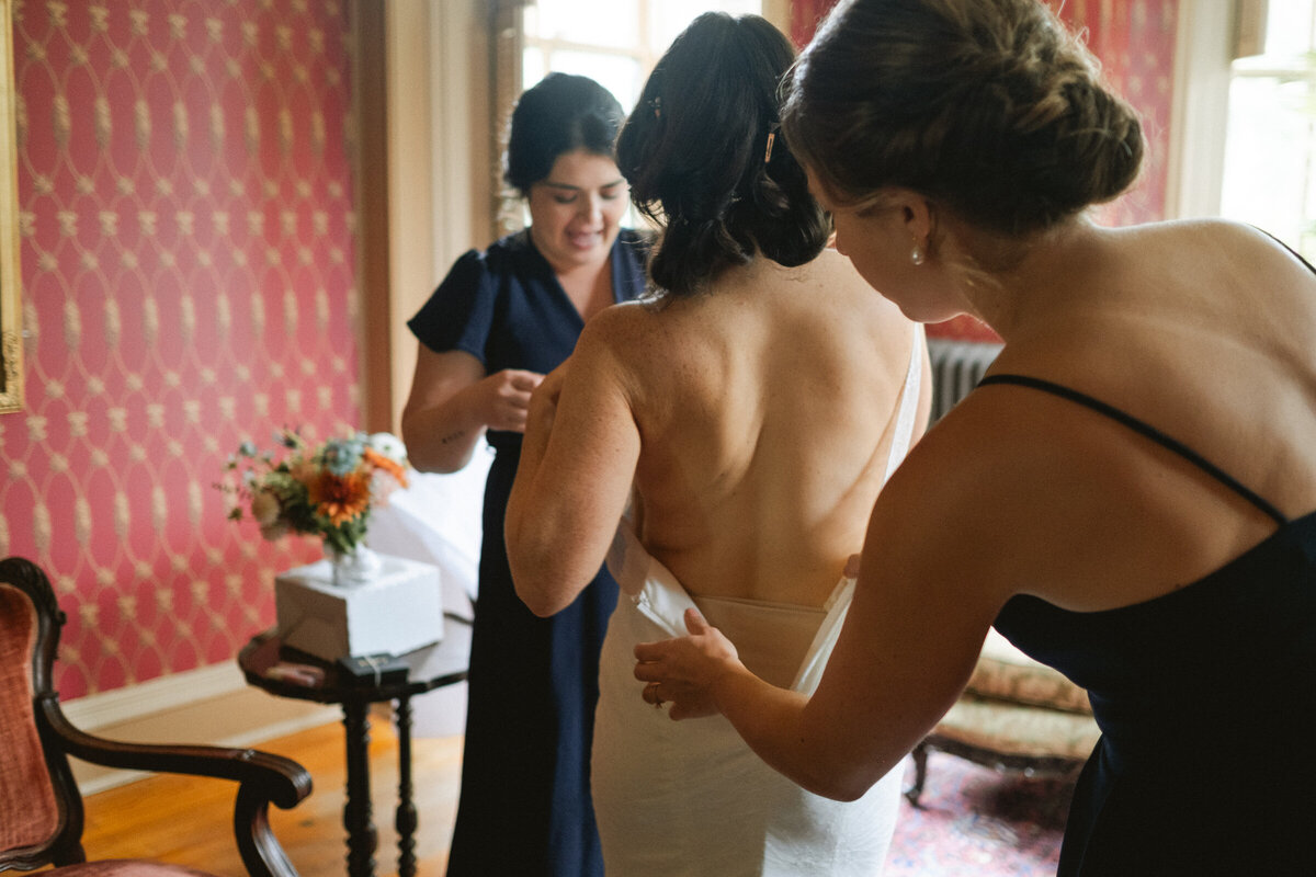 documentary photographer garden greenhouse wedding-22
