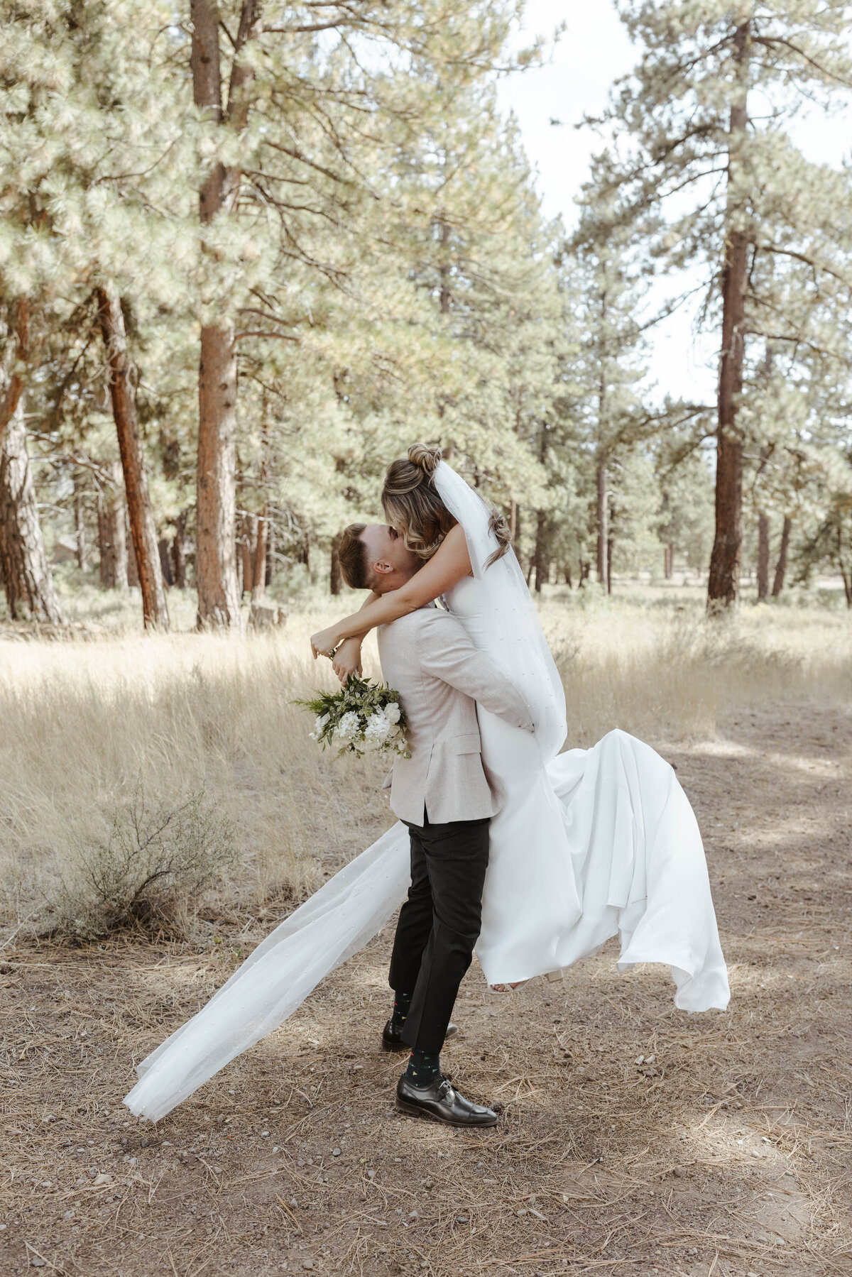 karly-alex-wedding-first-look-108
