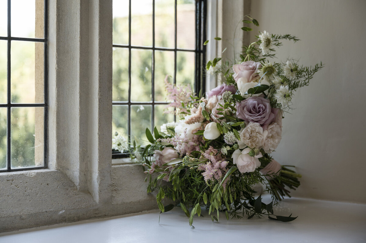 Notley-Abbey-wedding-photography-1042