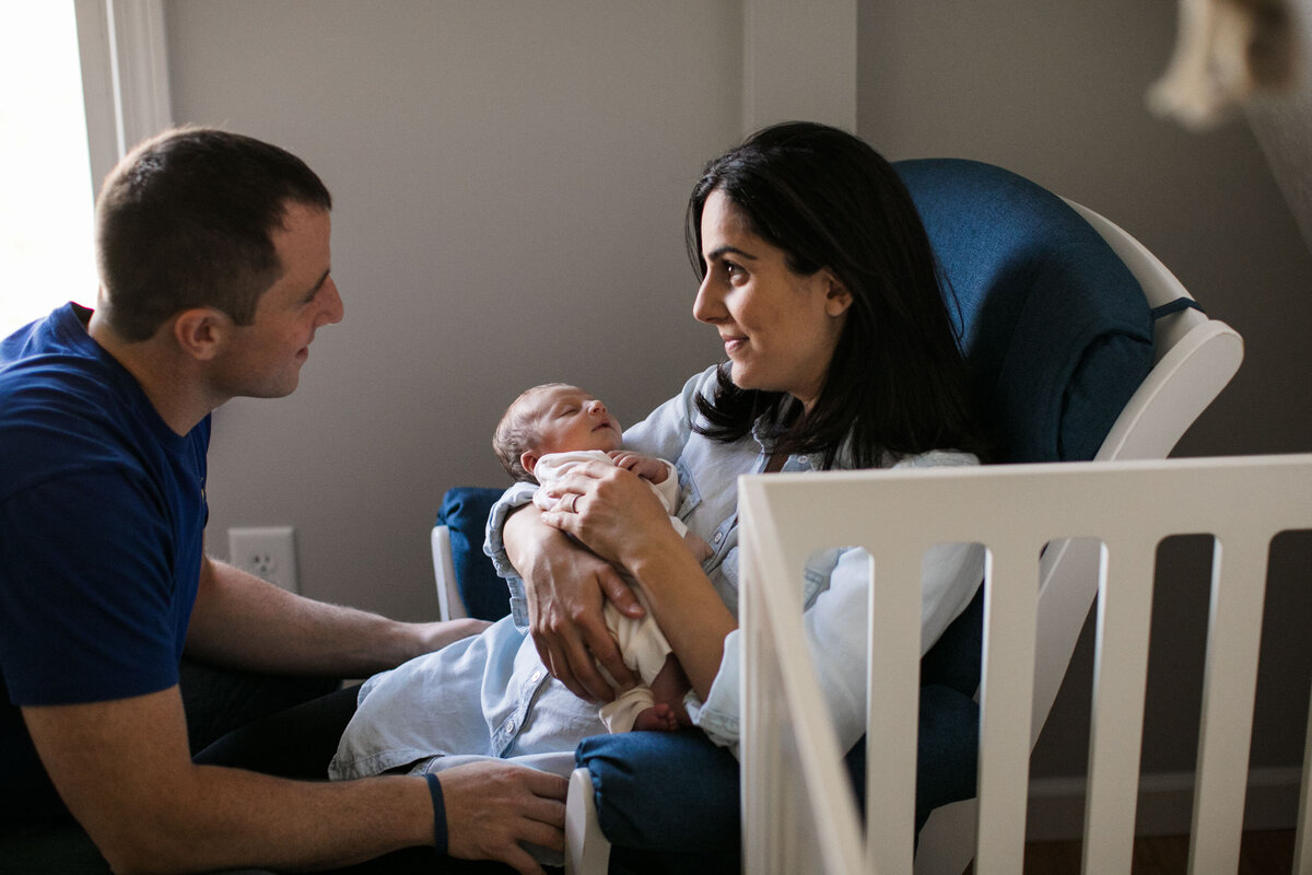 candid-natural-boston-newborn-family-photographer-zev-fisher-117
