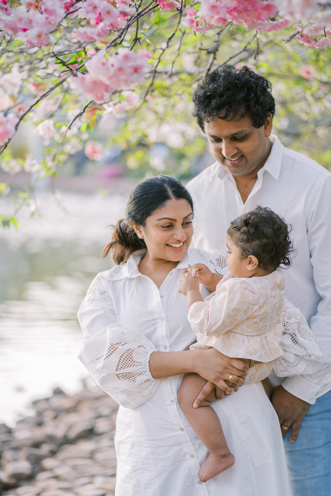 brisbane-family-photographer-outdoor-photoshoot.jpg
