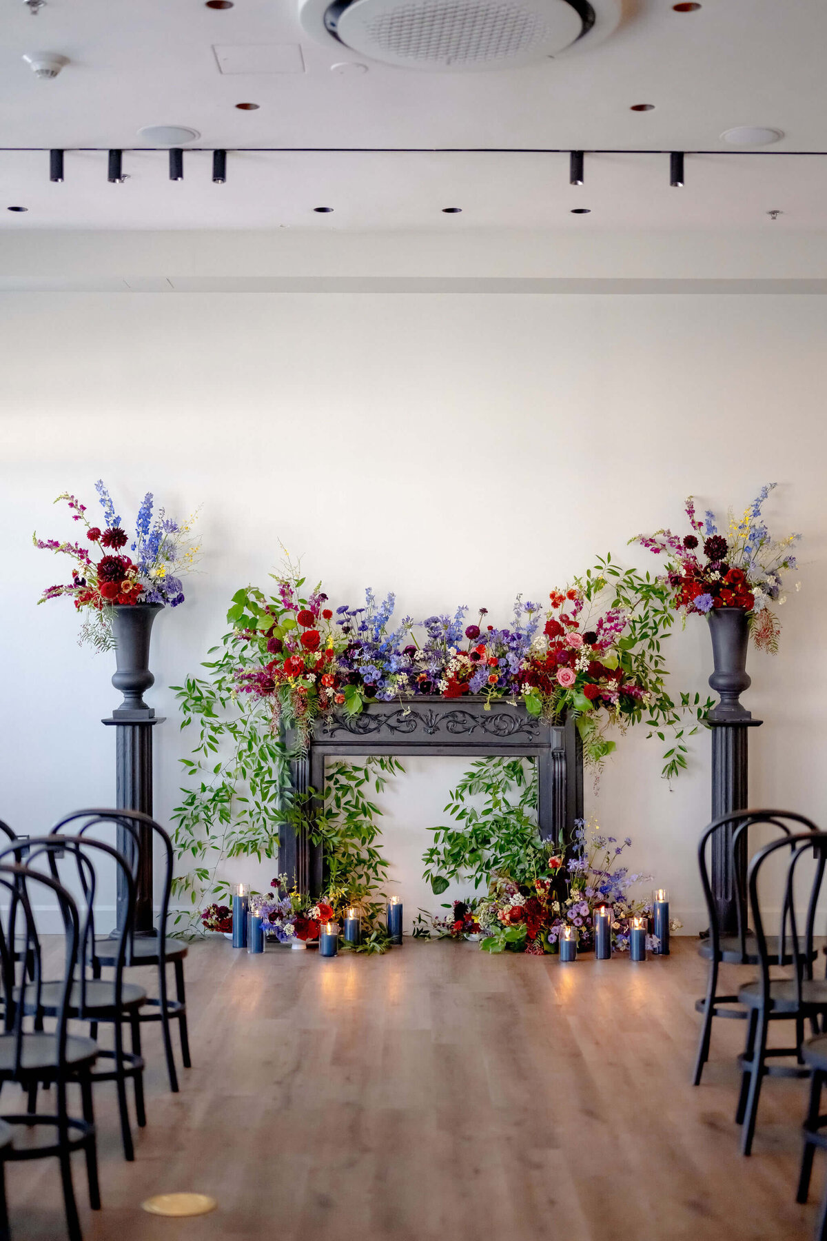 katie-hampton-wedding-ceremony-decor-springvale-floral