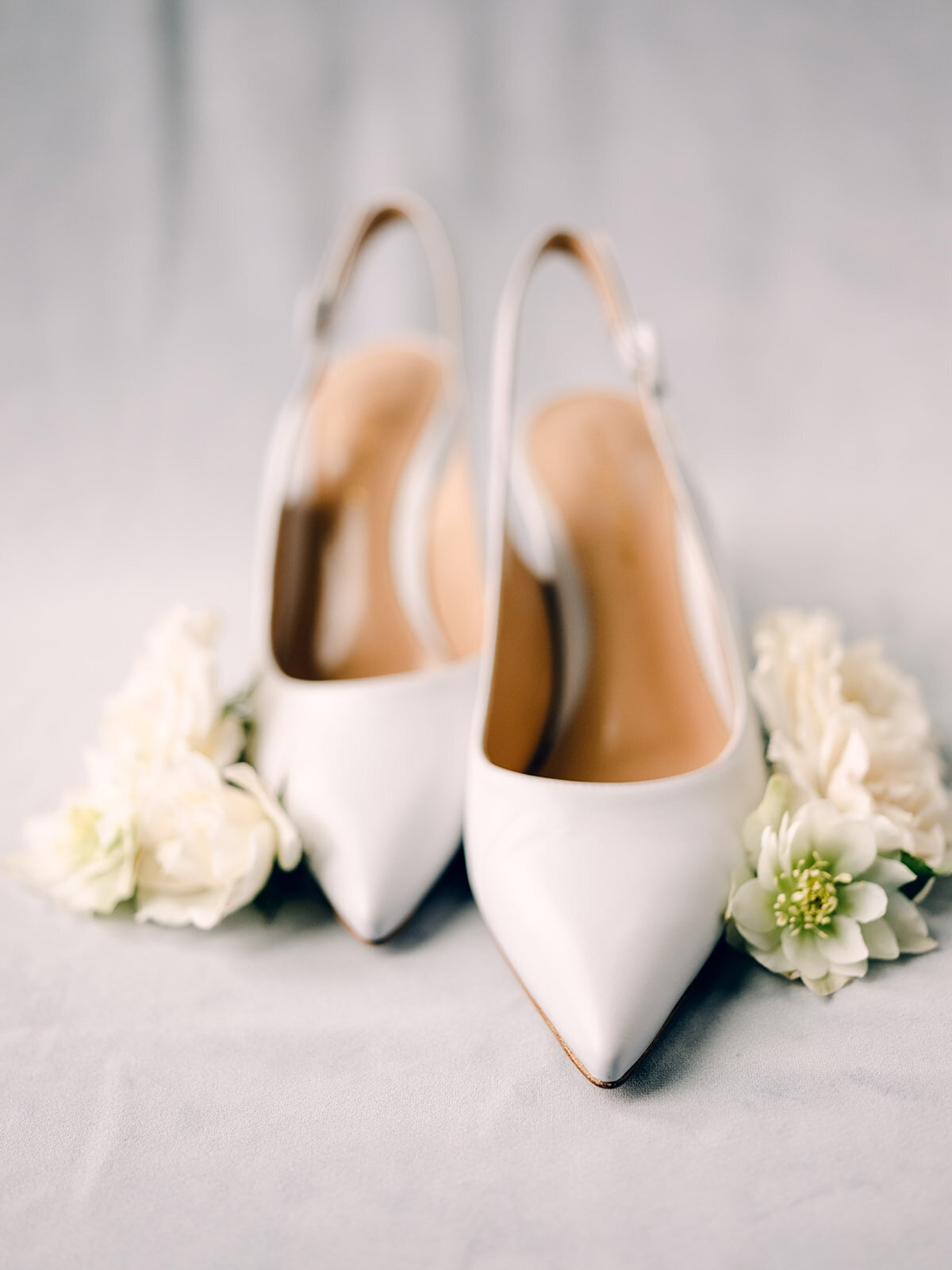 bridal-shoes-white-flowers
