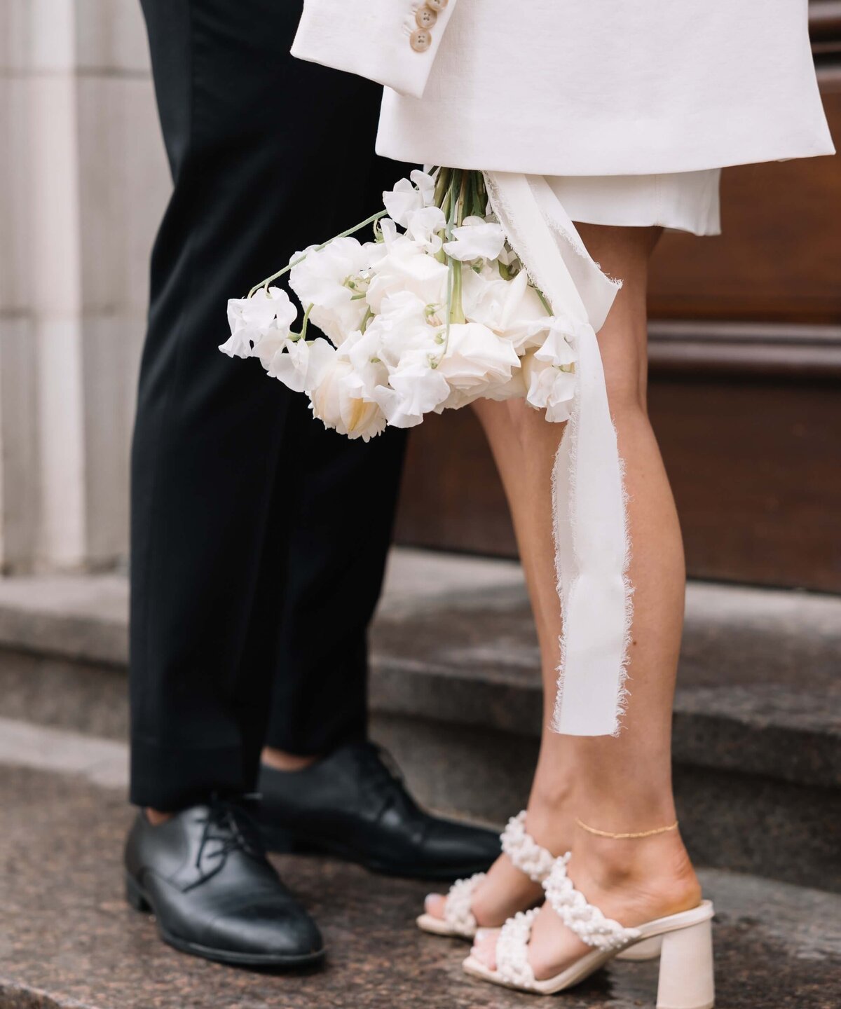 floral-bouquet-street-style-details-nika-helgeson-photography