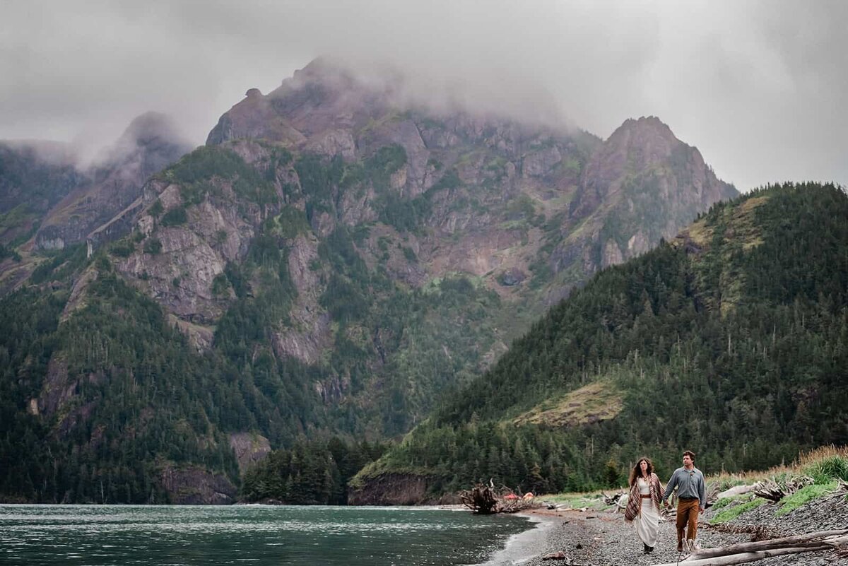 Venues-and-lodging-in-seward-with-impressive-mountain-views
