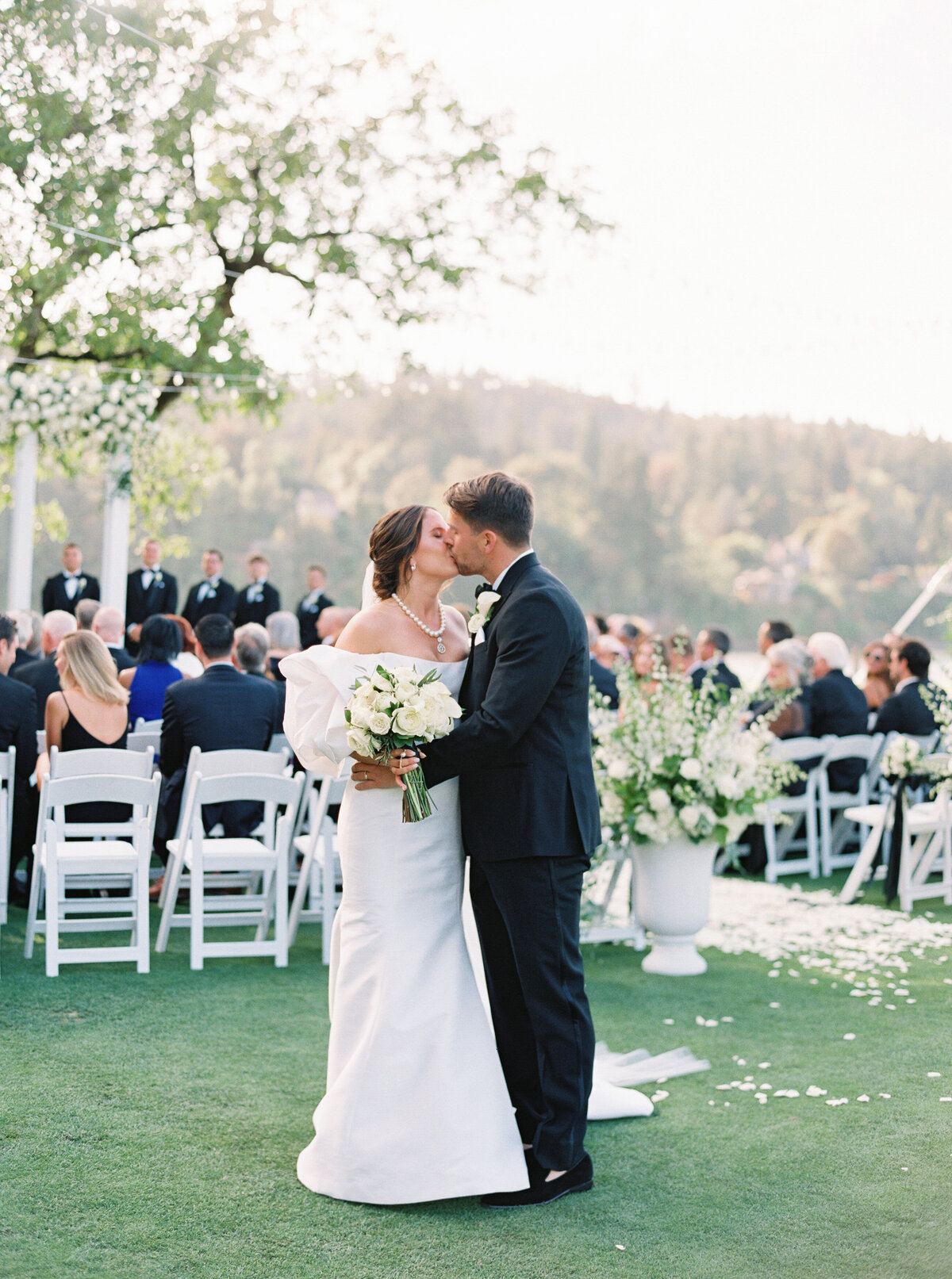 waverley-country-club-wedding-by-top-portland-photographers-the-tenneys-27