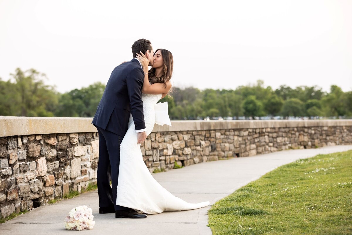 emma-cleary-new-york-nyc-wedding-photographer-videographer-venue-glen-island-harbour-club-17