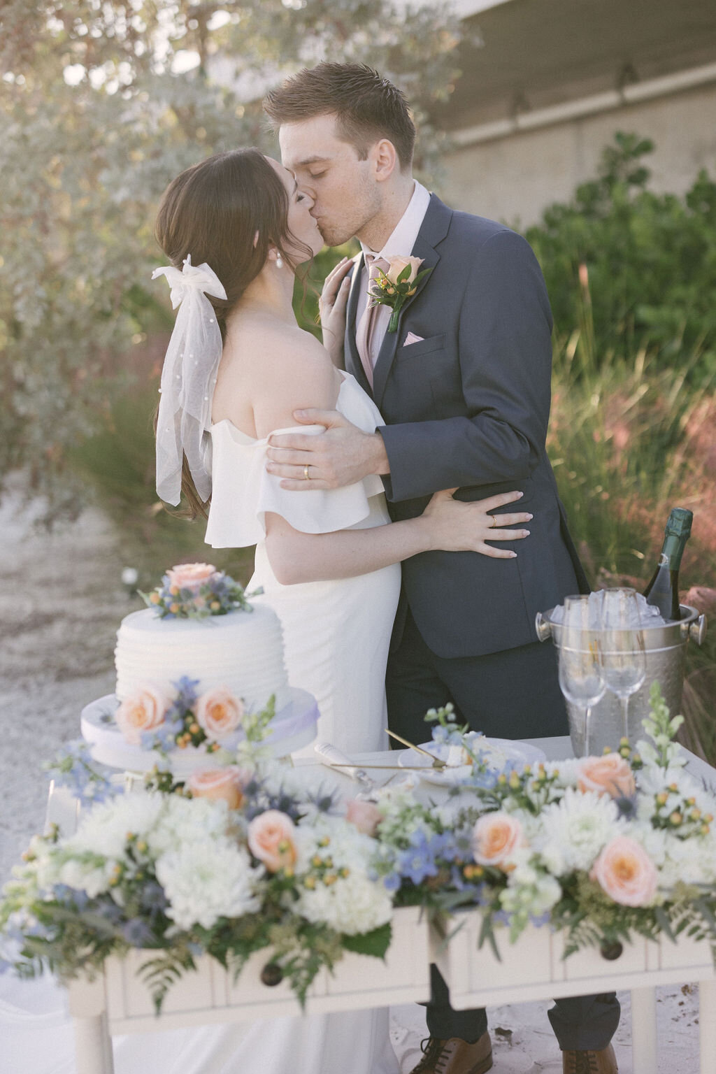 emily-plank-photo-the-current-hotel-elope-in-florida-chantilly-chic-celebrations-4