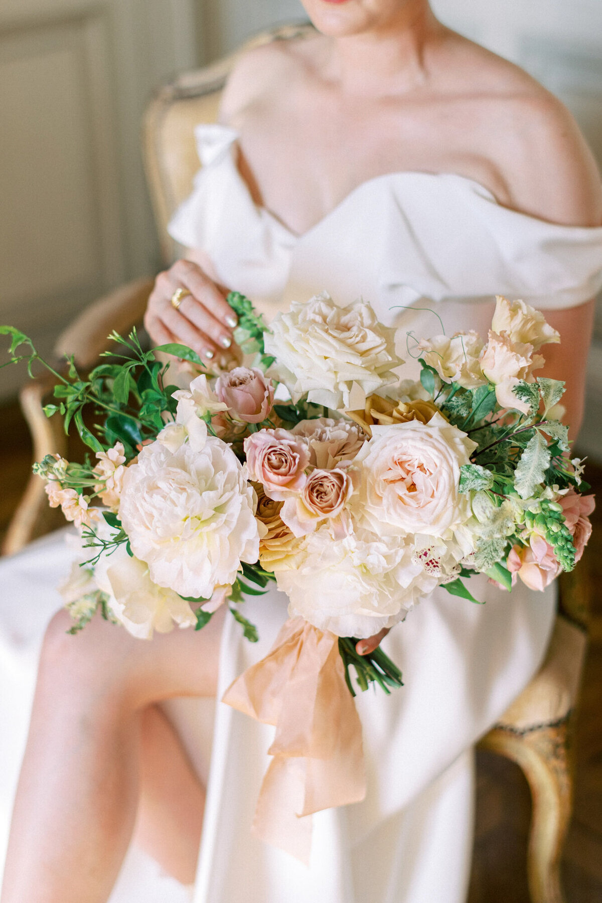 Maïlys Fortune Photography Husband Wife Wedding Weddings Photography France Switzerland Italy Timeless Dreamy Imagery Bilingual French English Destination Weddings Destination Wedding Provence French Riviera Paris Lake Como Tuscany100