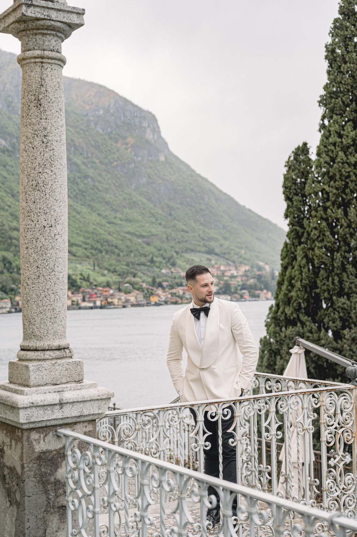 Dimos Bablis Studio Luxury Wedding Photographers Greece and Italy Santorini Wedding Villa Cipressi pastel  _019