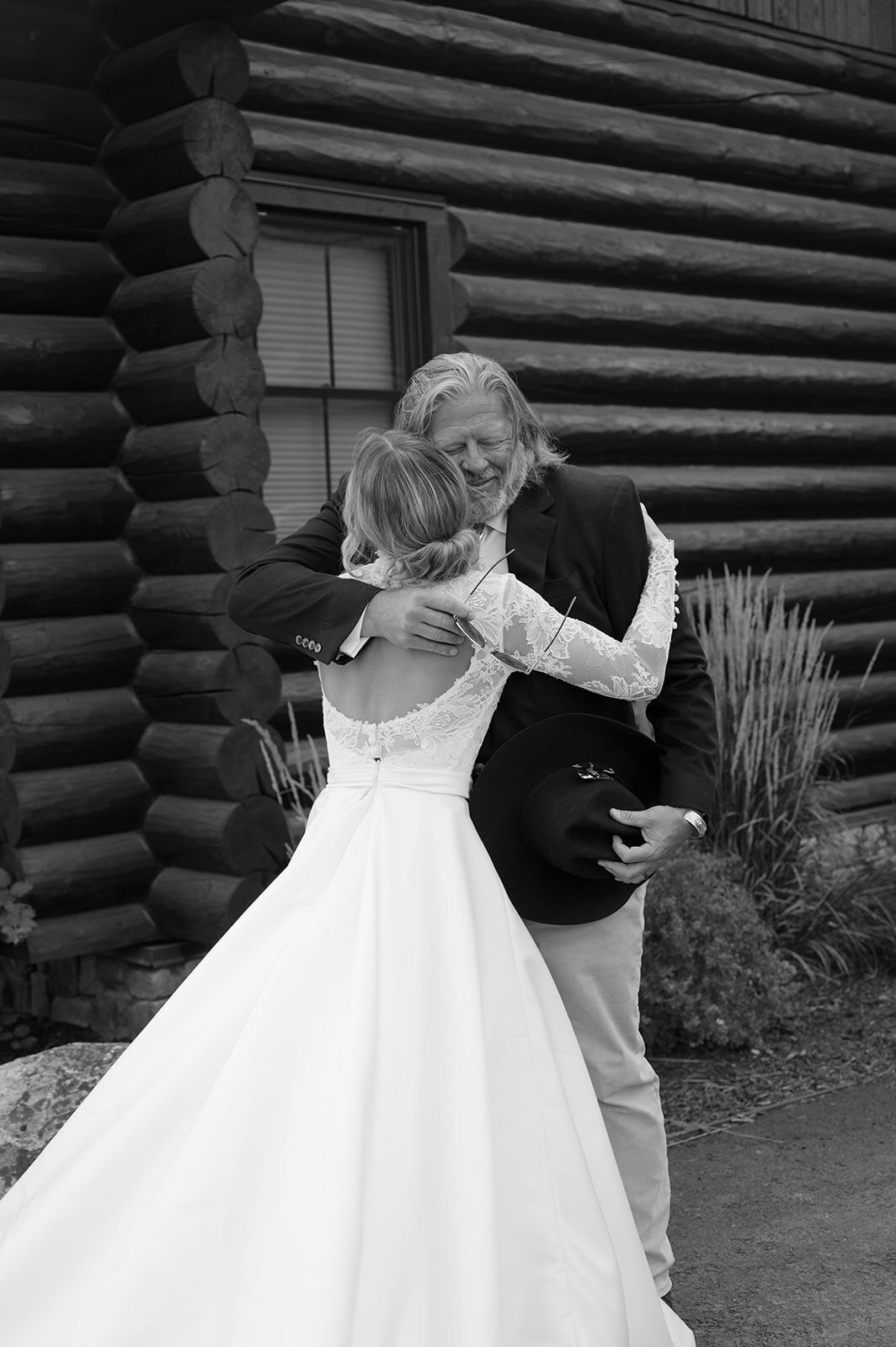presley-gray-photo-Deerlodge-rustic-western-Montana-wedding-4533