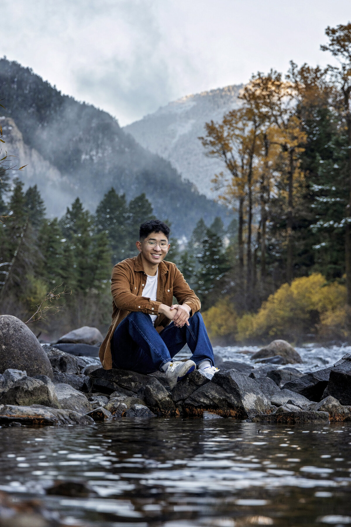 Shanna-Mae-Photography-Montana-Photographer-Highschool-Senior-Mountains-River-Boy-Poses-Ennis-Bozeman-018