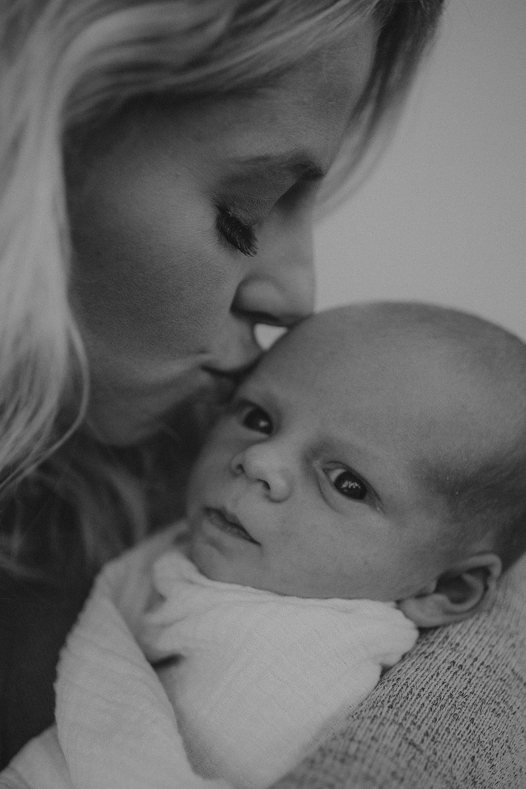 12DC-In-Home-Newborn-Session-Family-Lifestyle