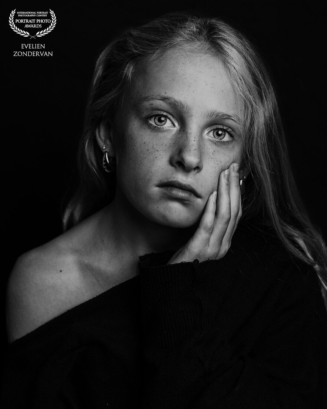 custom_logo_EVELIEN_ZONDERVAN-netherlands-eVYI7G-113collection-portraitphotoawards