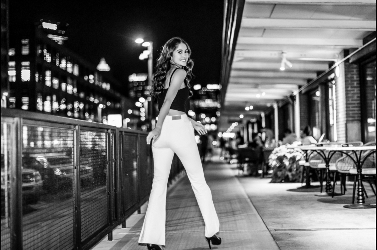 teminal-pittsburgh-night-photography-senior-girl