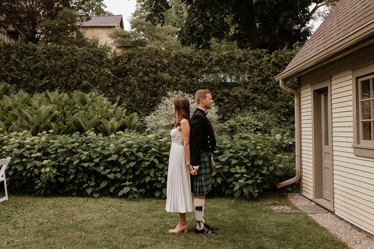 c-guelph-backyard-wedding-elopement-urban-first-look-21