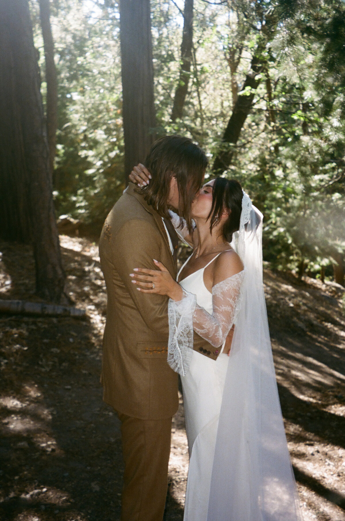 Film Wedding Photographers based in Southern California, Destination Wedding Photographers, 35mm Film Wedding Photos, Lake Arrowhead Weddings | Vivian Fox Photography