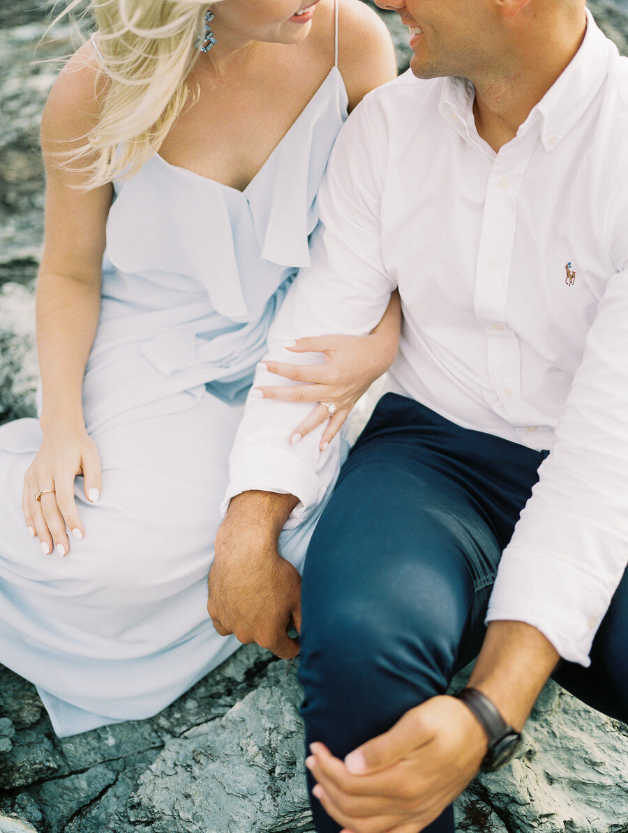 Newport_Rhode_Island_Fine_Art_Cliff_Beach_Engagement_Session_Megan_Harris_Photography (33 of 36)