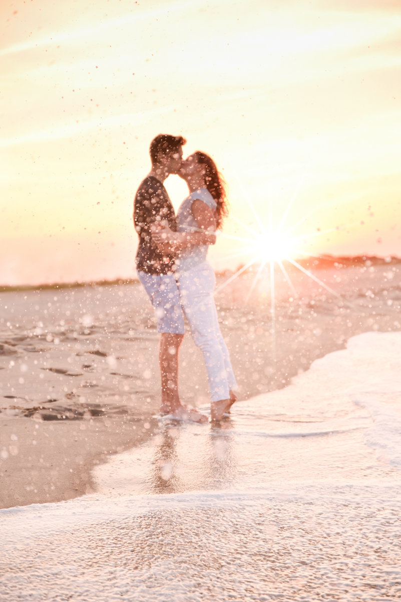 sunset golden hour beach jersey shore golden hour love romance kiss sunlight
