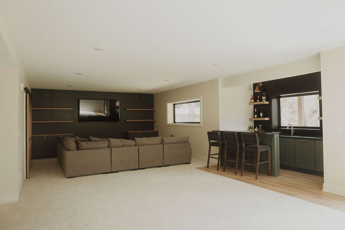 9632-Finished-Basement-Polk-City-Central-Iowa-Custom-Home-JRL-Builders-3F1A8241