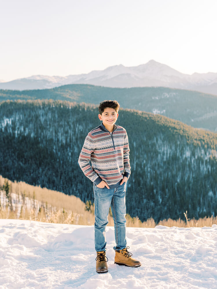 Colorado-Family-Photography-Vail-Colorado-Christmas-Winter-Mountaintop29